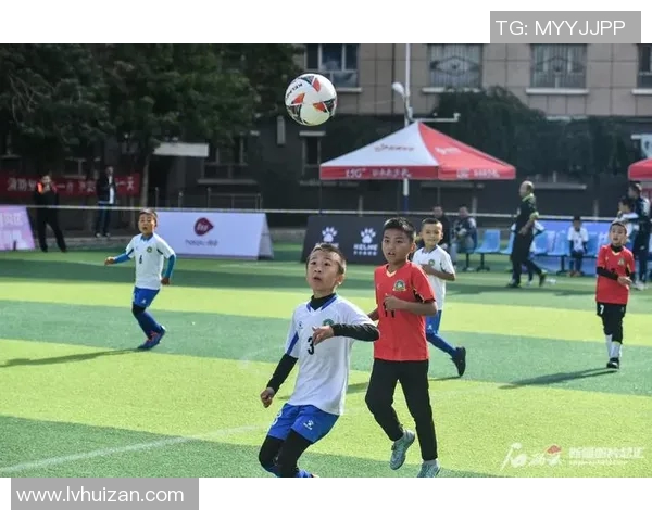 足球明星孩子们的励志加油视频展现梦想与努力的完美结合